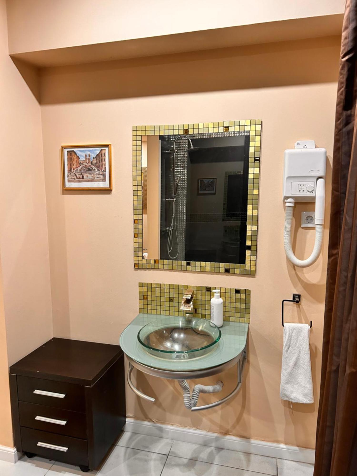 Persepolis Apartment Bukares Bagian luar foto
